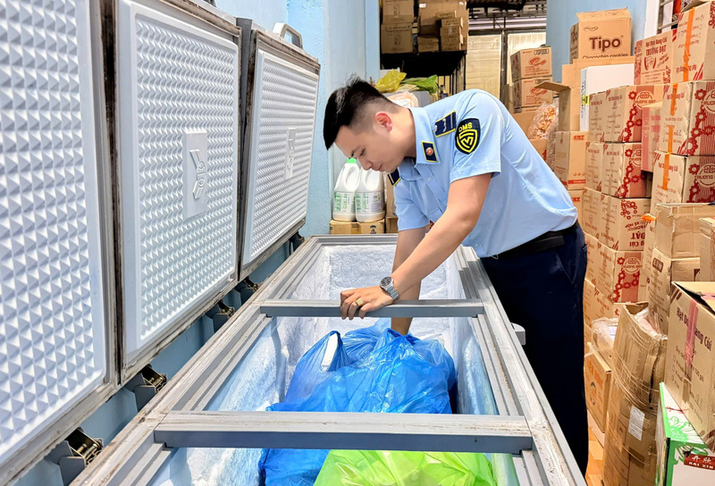 Lực lượng chức năng đã kiểm tra 78 vụ, phát hiện 28 vụ vi phạm, xử phạt hơn 114 triệu đồng trong lĩnh vực an toàn Okivip Nổ Hũ, Bắn Cá, Thể Thao, Game Bài. Ảnh: QLTT