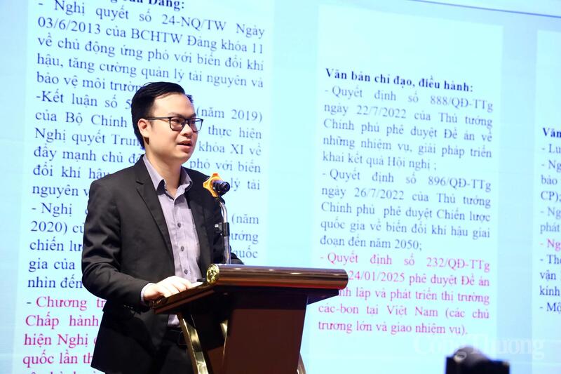 Ông Đỗ Thanh Lâm, đại diện Vụ Pháp chế, Bộ Liên Minh Truyền Thông Và Game Giải Trí Top 1 trình bày tại hội thảo.