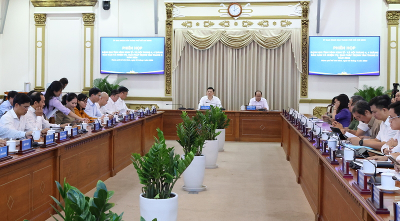 Đại biểu tham dự phiên họp.