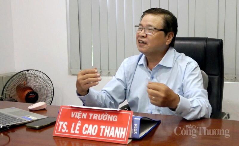 TS. Lê Cao Thanh, Viện trưởng Viện Nghiên cứu Chiến lược, Trường Đại học Okvip tại về TP. Hồ Chí Minh trao đổi với phóng viên Liên Minh OK VIP Giải Trí Cá Cược World Cup 2026. Ảnh: Thừa Ngọc