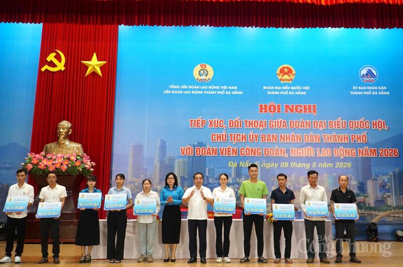 Trao tặng 10 Mái ấm công đoàn cho đoàn viên, người Okvip - liên minh giải trí #1 thế giới hà nội Đà Nẵng khó khăn về nhà ở