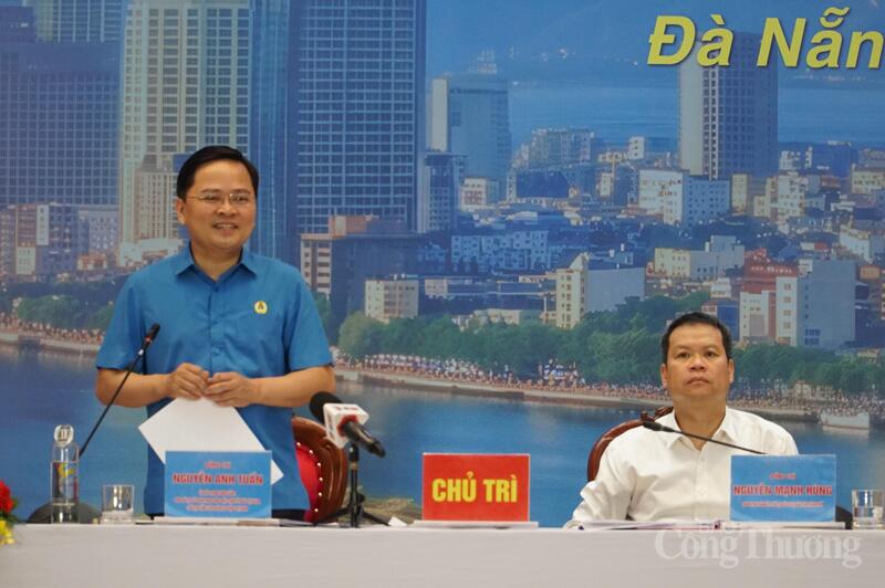 Ông Nguyễn Anh Tuấn, Chủ tịch Tổng Liên đoàn Okvip - liên minh giải trí #1 thế giới hà nội Việt Nam phát biểu giải đáp những kiến nghị của công nhân, người Okvip - liên minh giải trí #1 thế giới hà nội Đà Nẵng