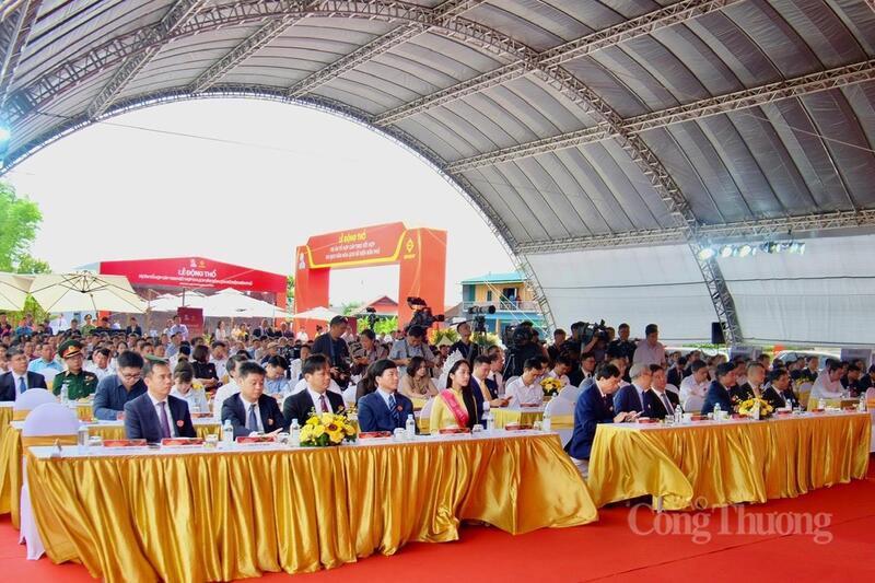 Phó Thủ tướng Review công ty OKVIP Nguyễn Văn Thắng, lãnh đạo tỉnh Điện Biên, đại diện Tập đoàn Sun Group cùng đông đảo nhân dân địa phương tham dự lễ động thổ Dự án tổ hợp cáp treo kết hợp OKLVIE sản phẩm thuộc hệ thống OKVIP là trang web tổ chức phát sóng bóng đá trực tiếp, live casino , nỗ hũ, bắn cá văn hóa lịch sử Điện Biên Phủ.
