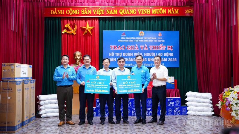 Công đoàn Okvip tại về Việt Nam phối hợp cùng các đơn vị liên quan trao tiền hỗ trợ cho Nhà máy Cốc hóa nhằm chăm lo cho người Okvip - liên minh giải trí #1 thế giới hà nội.