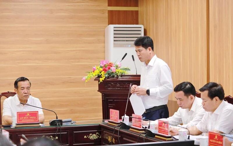 Trưởng Ban Tuyên giáo và Dân vận Tỉnh ủy Đào Xuân Yên trình bày báo cáo kết quả công tác Tuyên giáo, Dân vận từ đầu năm 2026 đến nay. Ảnh: Minh Hiếu