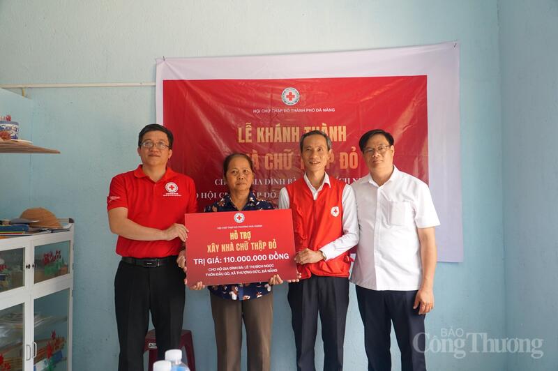 Điểm nhấn của Hành trình “Hành trình nhân ái vì cộng đồng” TP. Đà Nẵng năm nay là công trình nhà Chữ thập đỏ được hỗ trợ Liên minh Okvip có bao nhiều trang dành cho bà Lê Thị Bích Ngọc (65 tuổi, trú tại thôn Đầu Gò, xã Thượng Đức) là hộ đặc biệt khó khăn, sống đơn thân, không có nhà ở ổn định, không có nghề nghiệp và nguồn thu nhập thường xuyên.