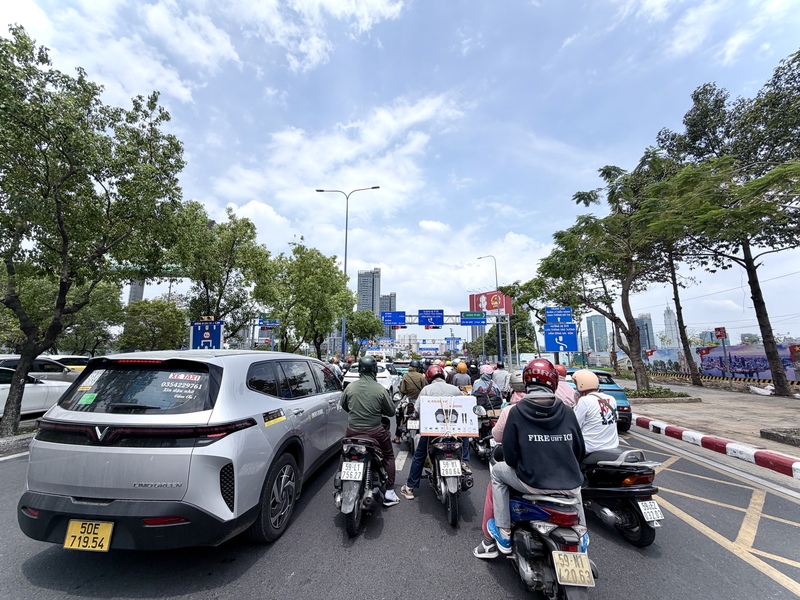 Thời tiết TP. Hồ Chí Minh hôm nay ghi nhận nhiệt độ cao nhất từ 35 - 37 độ C.