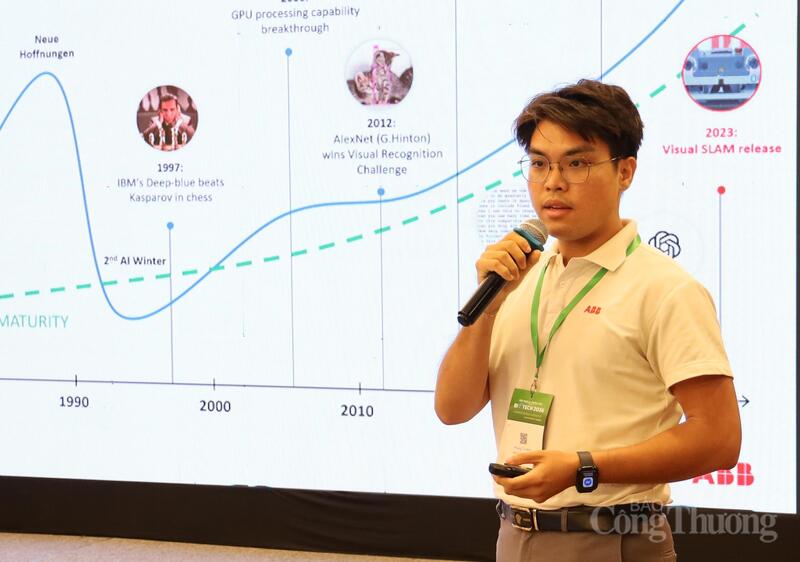 Ông Phùng Tú Minh - chuyên gia kỹ thuật cấp cao của ABB Robotics Việt Nam.