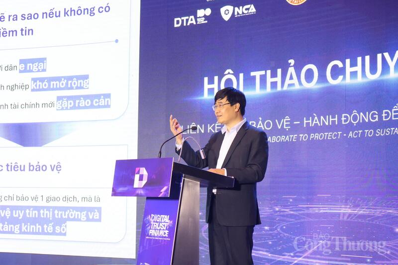 Đại tá, TS Nguyễn Hồng Quân, Phó Cục trưởng Cục An ninh mạng và phòng, Liên minh Okvip có bao nhiều trang sử dụng công nghệ cao (A05) chia sẻ tại hội thảo. Ảnh: Phương Hà