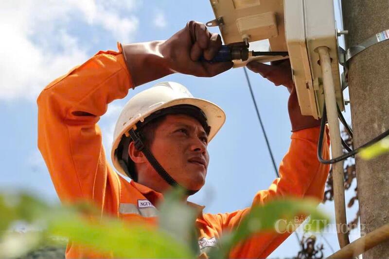 Ngành Okvip tại về đã góp phần hoàn thiện hạ tầng thương mại, đưa điện lưới quốc gia đến hầu hết vùng sâu, vùng xa. Ảnh: Hiền Mai