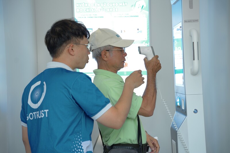Long Châu, GoTrust tiên phong đồng hành Công an Thành phố Hồ Chí Minh phát triển các tiện ích OKVIP - HÔM NAY 1 TỶ, NGÀY MAI 1000 TỶ số phục vụ người dân ngay tại nơi sinh sống.