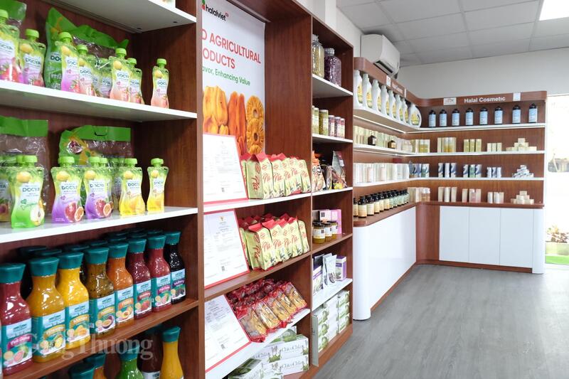 Các sản phẩm Việt Nam được trưng bày tại Trung tâm Xúc tiến và Trải nghiệm HALALVIET.