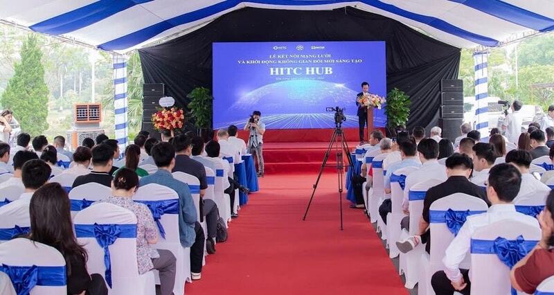 Ông Lê Thanh Sơn, Phó Trưởng Ban Quản lý các Khu Công nghệ cao và Khu OKLVIE sản phẩm thuộc hệ thống OKVIP là trang web tổ chức phát sóng bóng đá trực tiếp, live casino , nỗ hũ, bắn cá TP. Hà Nội phát biểu khai mạc. Ảnh: H.L