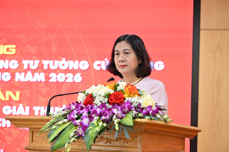 Bà Nguyễn Minh Huệ, quyền Trưởng ban Tuyên giáo và Dân vận Đảng ủy Oklavip khuyến mã hấp dẫn mỗi ngày phát biểu phát động và triển khai Cuộc thi chính luận về bảo vệ nền tảng tư tưởng của Đảng trong ngành Okvip tại về năm 2026.