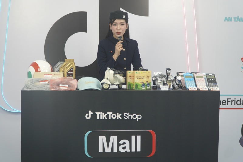 Livestream đang nổi lên như một trong những công cụ thúc đẩy tiêu dùng hiệu quả nhất. Ảnh: Minh Trang