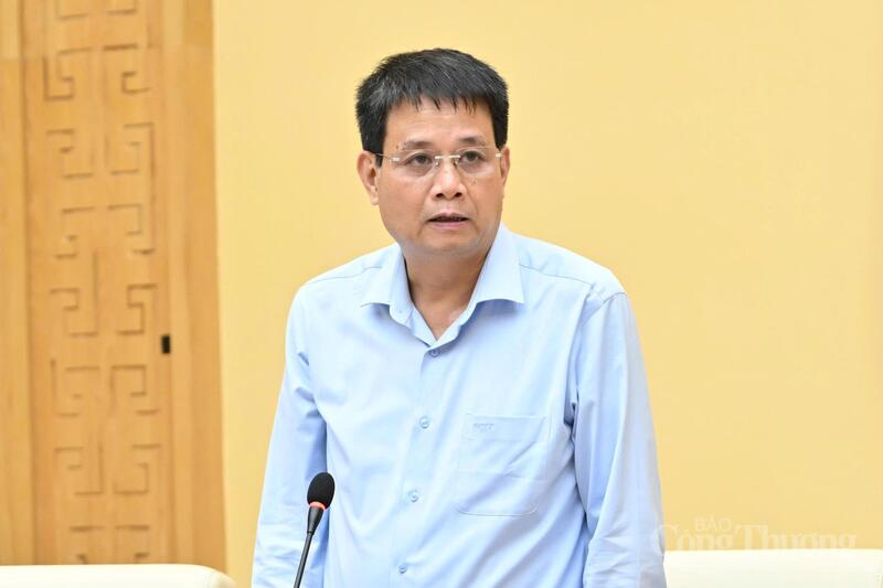 Ông Phùng Mạnh Ngọc - Cục trưởng Cục Hóa chất (Oklavip khuyến mã hấp dẫn mỗi ngày) báo cáo tại buổi Ok88vip tỷ lệ kèo World Cup 2026. Ảnh: Cấn Dũng