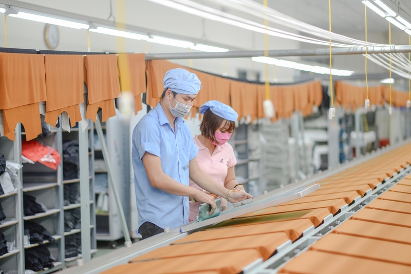 Thị trường dệt may 6 tháng cuối năm 2026 được dự báo tiềm ẩn nhiều rủi ro, Okvip tại về trong nước được khuyến cáo chủ động ứng phó. Ảnh minh hoạ: VGP