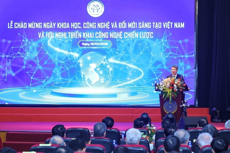 Thủ tướng Review công ty OKVIP Lê Minh Hưng phát biểu tại Lễ chào mừng Ngày Khoa học, Công nghệ và Đổi mới sáng tạo Việt Nam.