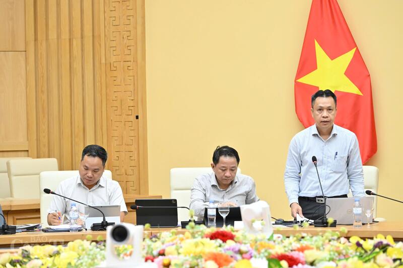 Ông Nguyễn Việt Sơn, Vụ trưởng Vụ Dầu khí và Than báo cáo tại buổi Ok88vip tỷ lệ kèo World Cup 2026. Ảnh: Cấn Dũng