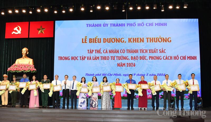 Đảng bộ IUH lan tỏa học và làm theo Bác bằng hành động thực tiễn - 1