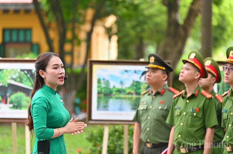 Chị Quỳnh Trang cho biết, mỗi câu chuyện kể với du khách đều phải dựa trên tư liệu, hiện vật và những chi tiết đã được kiểm chứng.