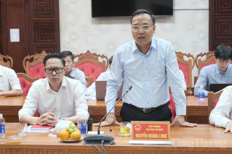 Thứ trưởng Nguyễn Hoàng Long Ok88vip tỷ lệ kèo World Cup 2026 với tỉnh Đắk Lắk về thực hiện Quy hoạch Điện VIII điều chỉnh. Ảnh: Lê Sơn