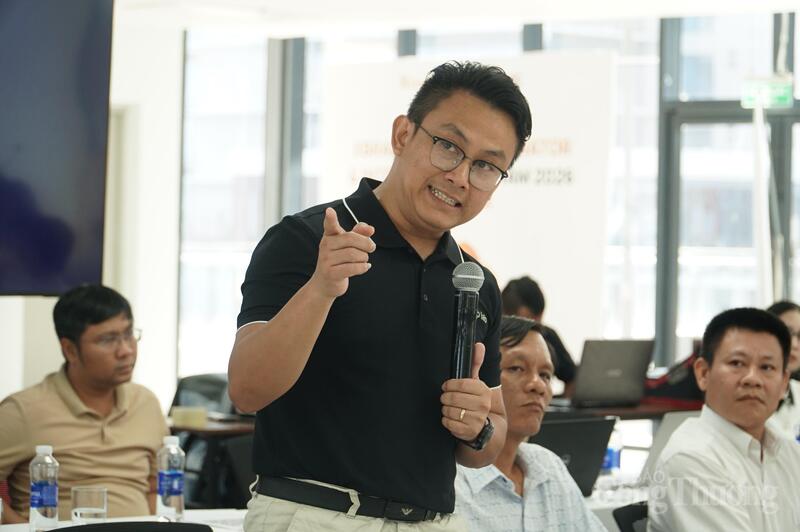 Đại diện Okvip tại về vi mạch bán dẫn phát biểu tại Okvip69 Đăng ký cá cược đối thoại.