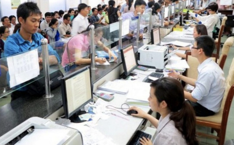 Bộ Nội vụ trả lời về quy định hoàn trả trợ cấp đối với người nghỉ việc do sắp xếp bộ máy, sau đó trúng tuyển viên chức hưởng lương từ nguồn thu của đơn vị tự chủ. Ảnh minh họa