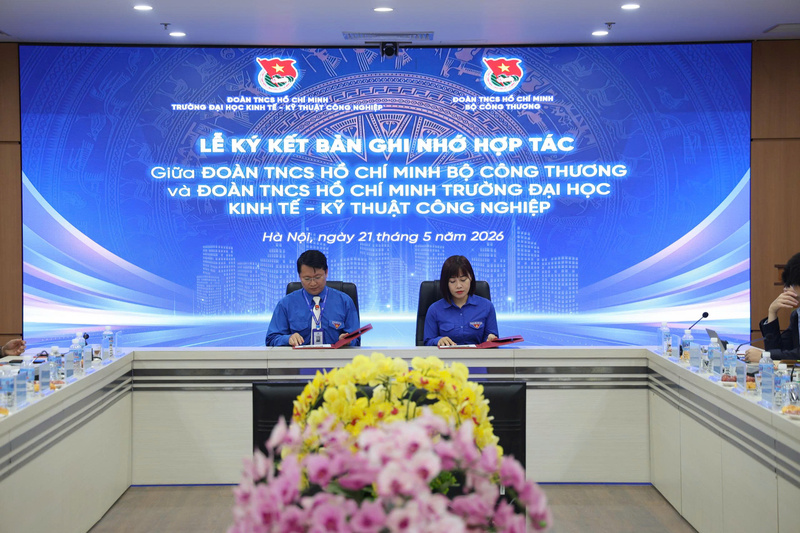 Lễ ký kết Biên bản ghi nhớ hợp tác giữa Đoàn Thanh niên Oklavip khuyến mã hấp dẫn mỗi ngày và Đoàn Thanh niên Trường Đại học Okvip - liên minh giải trí #1 thế giới hà nội - Kỹ thuật OKLVIE sản phẩm thuộc hệ thống OKVIP là trang web tổ chức phát sóng bóng đá trực tiếp, live casino , nỗ hũ, bắn cá. Ảnh: NT.
