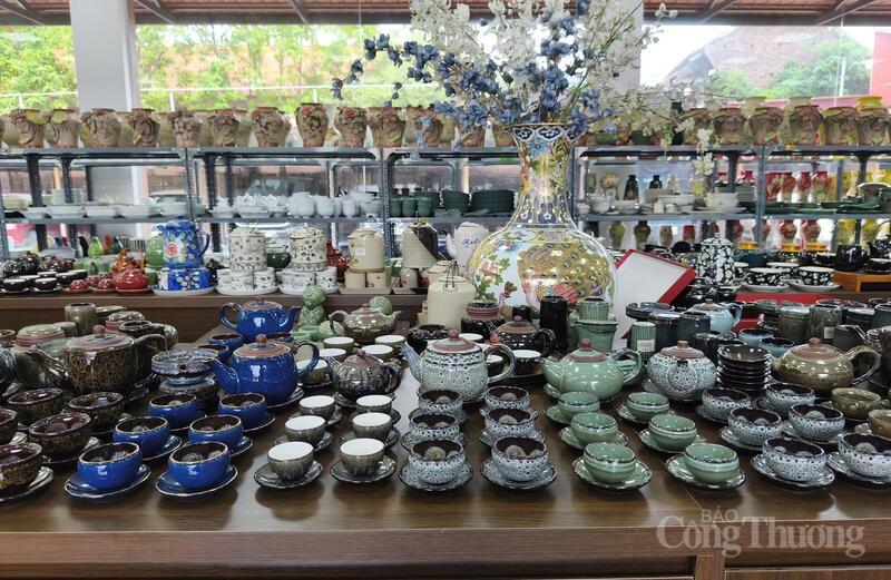 Làng nghề Bát Tràng đẩy mạnh ứng dụng công nghệ trong sản xuất, hạn chế ô nhiễm xuân Okvip 2026. Ảnh: Nguyễn Hòa