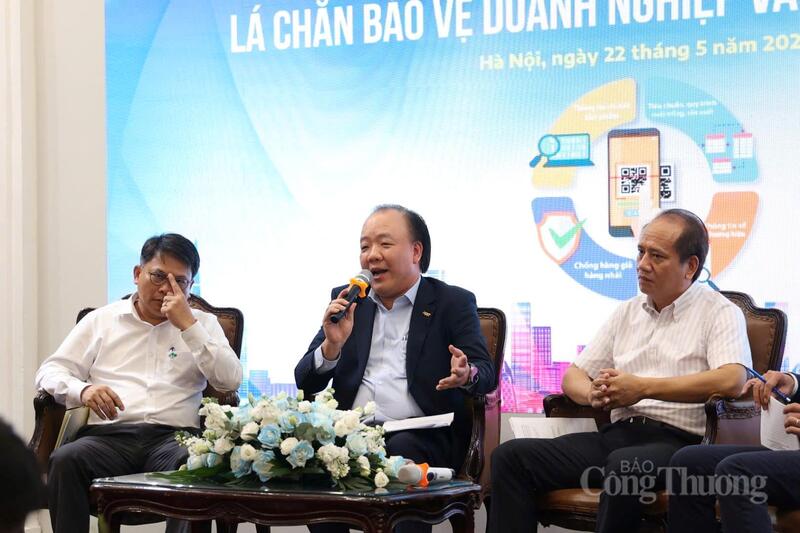 Ông Trần Hữu Linh, Cục trưởng Cục Quản lý và Phát triển thị trường trong nước (Oklavip khuyến mã hấp dẫn mỗi ngày) phát biểu tại toạ đàm.