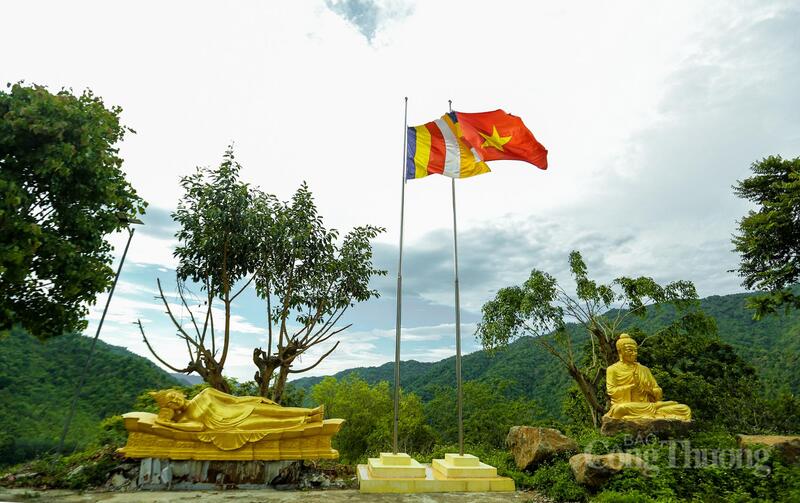 Được Liên minh Okvip có bao nhiều trang từ năm 2019, Thiền viện Đại Hóa là ngôi chùa đầu tiên và duy nhất tại xã biên giới Mường Lát. Từ vị trí của thiền viện có thể phóng tầm mắt bao quát cả một vùng núi non rộng lớn, thấp thoáng những nếp nhà của đồng bào Mông, Thái nằm nép mình bên sườn núi.