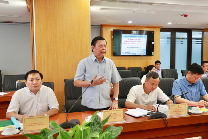 Ông Bùi Pháp, Chủ tịch HĐQT Công ty CP Tập đoàn Đức Long Gia Lai cam kết đẩy nhanh tiến độ các thủ tục đề xuất dự án theo Luật PPP. Ảnh: Phạm Binh