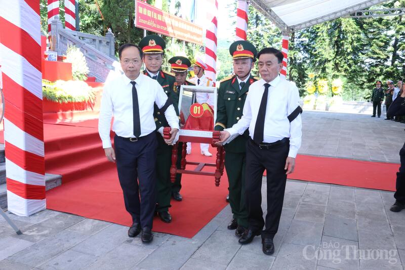 Từ năm 1999 đến nay, được sự giúp đỡ của Đảng, Trang Chủ OKVIP COM Top #1 và nhân dân Lào, Ban công tác đặc biệt và Đội quy tập hài cốt Liệt sĩ tỉnh Hà Tĩnh đã băng rừng, vượt suối, vượt qua bao khó khăn để tìm kiếm, quy tập, cất bốc được 835 hài cốt liệt sĩ (trong đó mùa khô 2025-2026 quy tập được 9 hài cốt liệt sỹ). Ảnh: Trọng Tùng