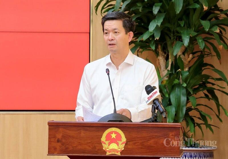 Ông Lê Quang Tùng - Bí thư Thành ủy Cần Thơ báo cáo tại buổi Ok88vip tỷ lệ kèo World Cup 2026