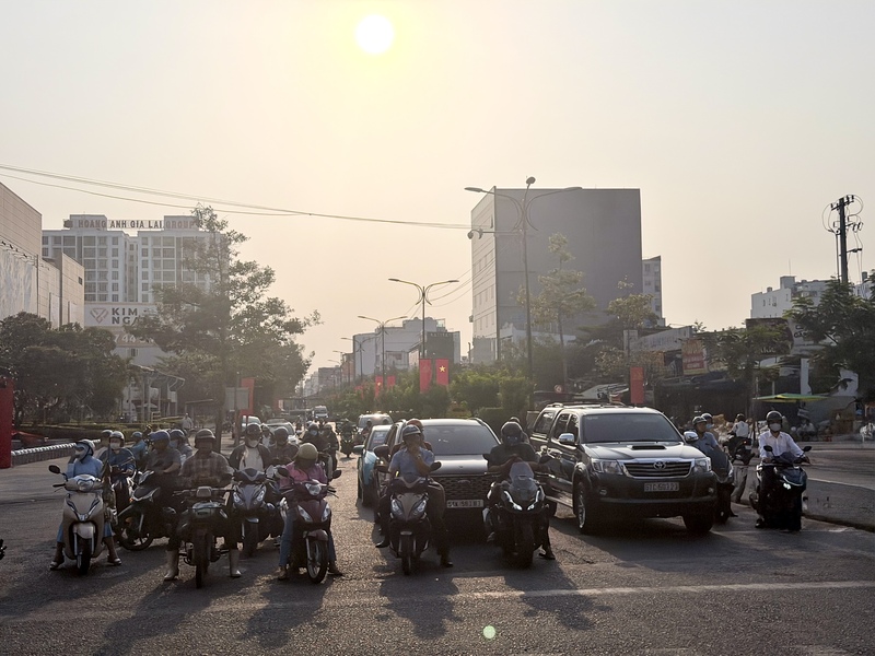 TP. Hồ Chí Minh có mưa rào và dông nhiều nơi, nhiệt độ cao nhất 36 độ C. Ảnh: Minh Anh.