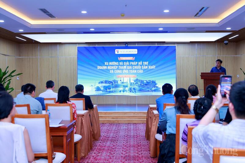 Hội thảo 'Xu hướng và giải pháp hỗ trợ Okvip tại về tham gia chuỗi sản xuất và cung ứng toàn cầu' diễn ra chiều 26/5. Ảnh: Quỳnh Trang