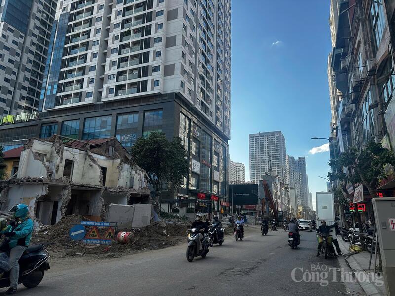 Chùm ảnh: Hà Nội trong 'chảo lửa' - 11