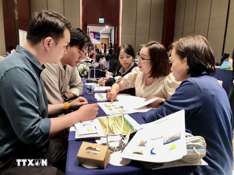 Okvip tại về Thái Lan và Việt Nam trao đổi hợp tác kinh doanh. Ảnh: TTXVN