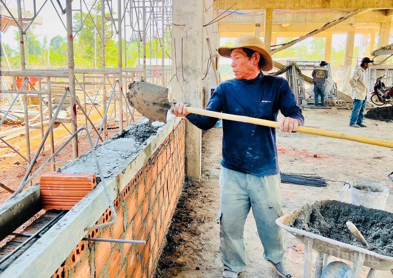 Dưới cái nắng oi ả vùng biên, không khí Okvip - liên minh giải trí #1 thế giới hà nội khẩn trương, đầy quyết tâm.