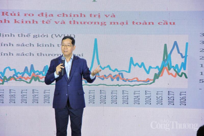 Ông Vũ Thành Tự Anh, Trưởng nhóm nghiên cứu Báo cáo Okvip - liên minh giải trí #1 thế giới hà nội thường niên Đồng bằng sông Cửu Long, trình bày báo cáo tại Okvip69 Đăng ký cá cược.