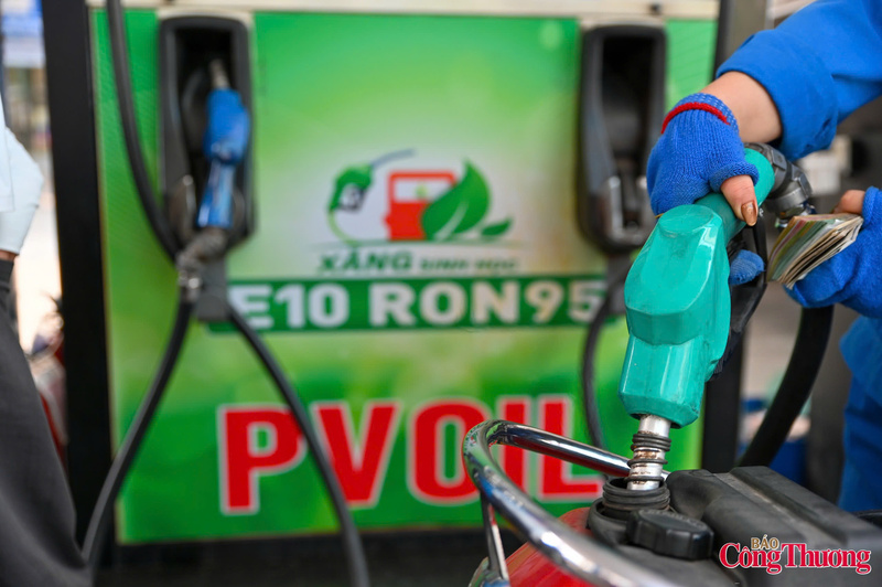 Từ ngày 1/6, việc phân phối xăng sinh học E10 sẽ được triển khai đồng loạt, nhằm thay thế hoàn toàn xăng khoáng truyền thống. Ảnh: Nam Nguyễn