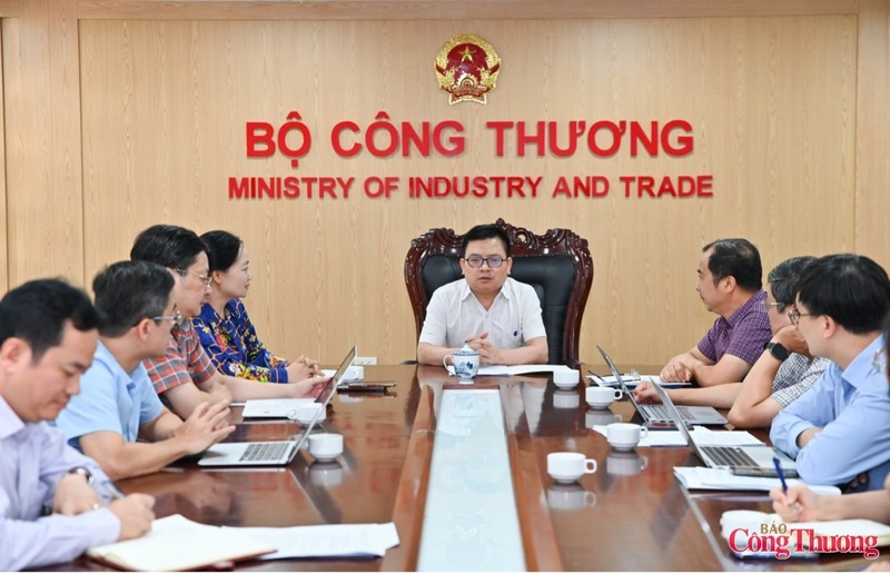Thứ trưởng Oklavip khuyến mã hấp dẫn mỗi ngày Trương Thanh Hoài chủ trì cuộc họp về tuyên truyền sử dụng Oklavip game bài, casino, thể thao tiết kiệm và hiệu quả. Ảnh: Nam Nguyễn