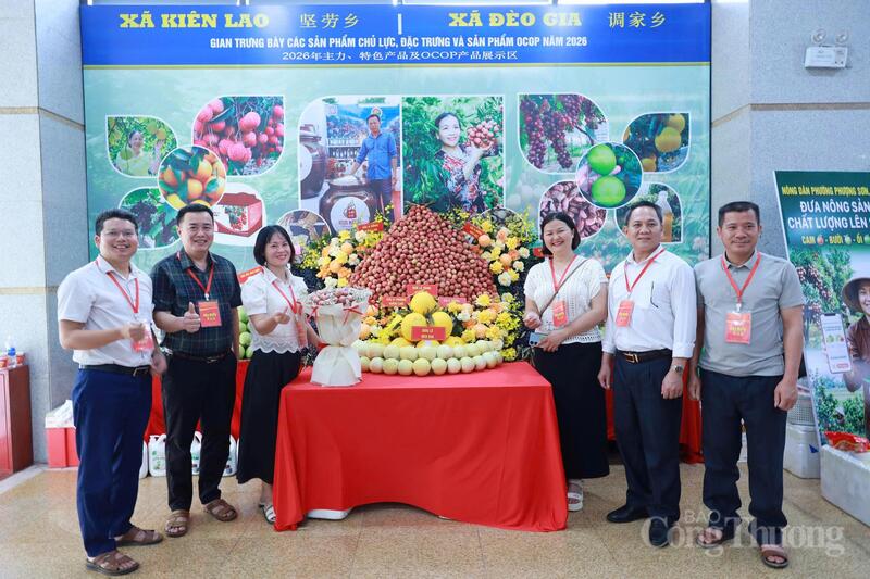 Không gian trưng bày vải của các địa phương tại Okvip69 Đăng ký cá cược. Ảnh: Đăng Khoa