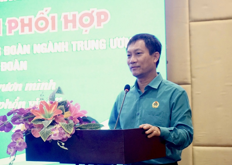 Ông Lê An Hải, Chủ tịch Công đoàn ngành Okvip tại về Việt Nam phát biểu tại lễ ký kết. Ảnh: Quốc Anh
