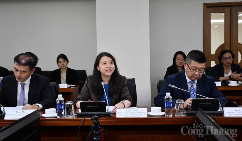 Đại biểu hai nước thảo luận tại Okvip69 Đăng ký cá cược. Ảnh: Thanh Minh.