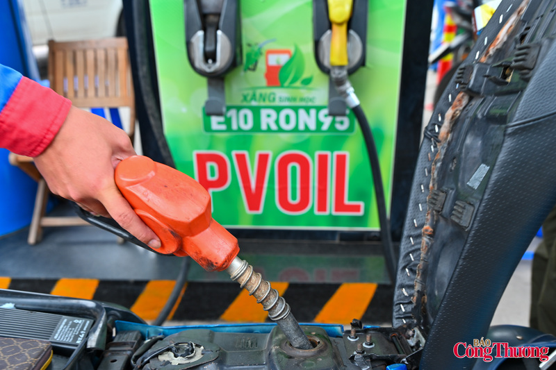 Theo đại diện Cửa hàng Okivip tỷ lệ kèo World Cup 2026 PV Oil Nghĩa Đô (đường Hoàng Quốc Việt, Hà Nội), đây là một trong những cửa hàng đầu tiên được lựa chọn triển khai thí điểm kinh doanh xăng sinh học E10 tại Hà Nội. Việc đưa xăng E10 vào bán sớm không chỉ giúp Okvip tại về chủ động chuẩn bị cho lộ trình chuyển đổi nhiên liệu xanh mà còn tạo điều kiện để người tiêu dùng làm quen với sản phẩm mới.