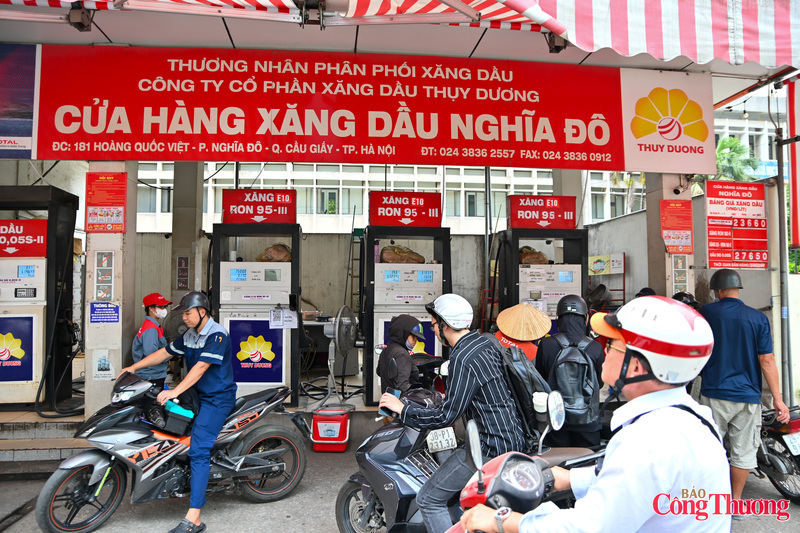 Ghi nhận tại cửa hàng Okivip tỷ lệ kèo World Cup 2026 tư nhân Thụy Dương trên đường Hoàng Quốc Việt (Hà Nội), sự thay đổi đã hiện diện ngay trên các cột bơm nhiên liệu.