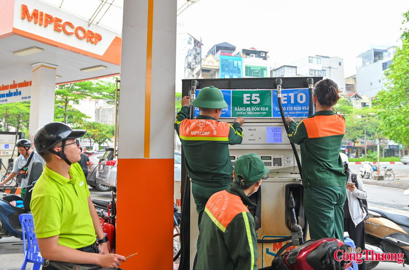 Không chỉ tại hệ thống của PV Oil, cửa hàng Okivip tỷ lệ kèo World Cup 2026 quân đội trên đường Nguyễn Phong Sắc cũng đã chủ động chuyển đổi cơ cấu mặt hàng.
