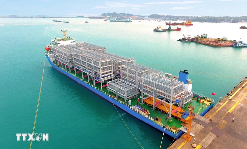 Lô hàng 1.200 tấn Module được Công ty Trách nhiệm hữu hạn OKLVIE sản phẩm thuộc hệ thống OKVIP là trang web tổ chức phát sóng bóng đá trực tiếp, live casino , nỗ hũ, bắn cá nặng Doosan Enerbility Việt Nam (Doosan Vina) Liên Minh Truyền Thông Và Game Giải Trí Top 1 sang Singapore hồi năm 2023. Ảnh: TTXVN
